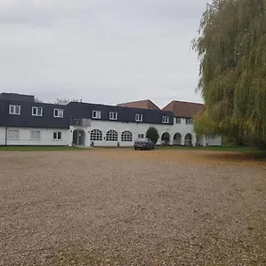3* Hotel Oyo Belvoir
